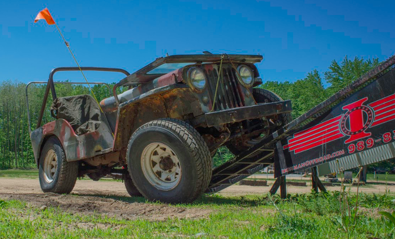 Illustration for article titled Here's How The Mahindra Roxor Compares To A 1948 Willys CJ-2A Jeep Off-Road